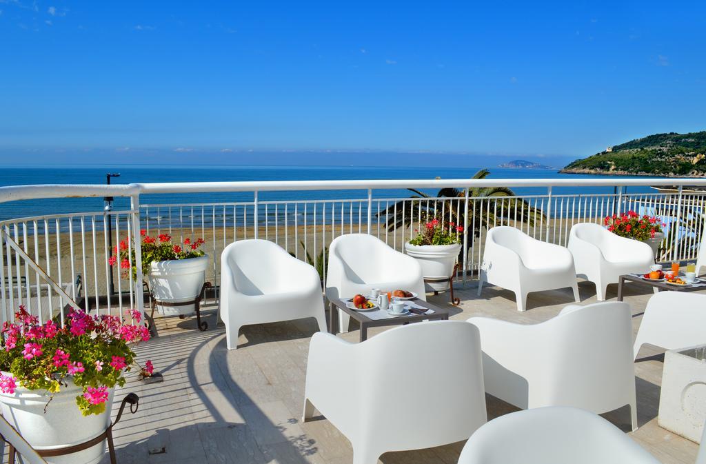 Hotel Villa Eleonora Scauri  Eksteriør billede