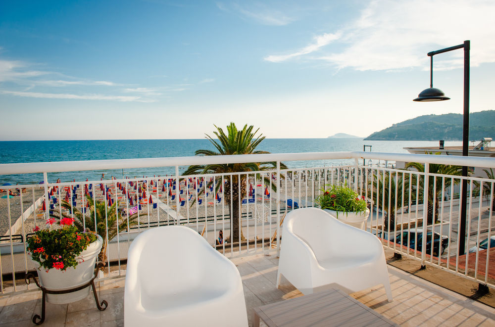 Hotel Villa Eleonora Scauri  Eksteriør billede