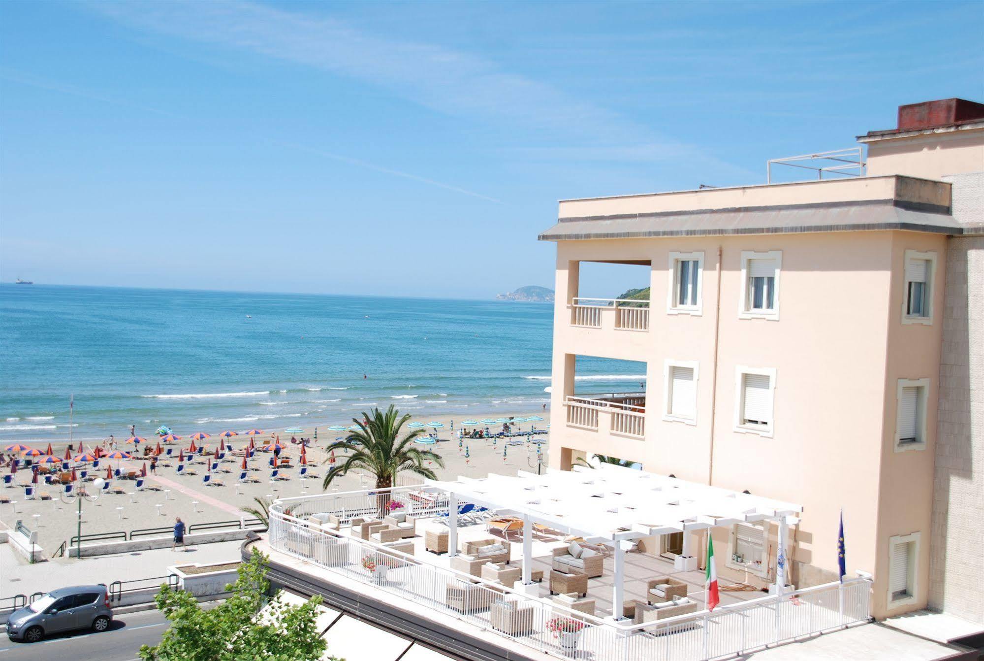 Hotel Villa Eleonora Scauri  Eksteriør billede