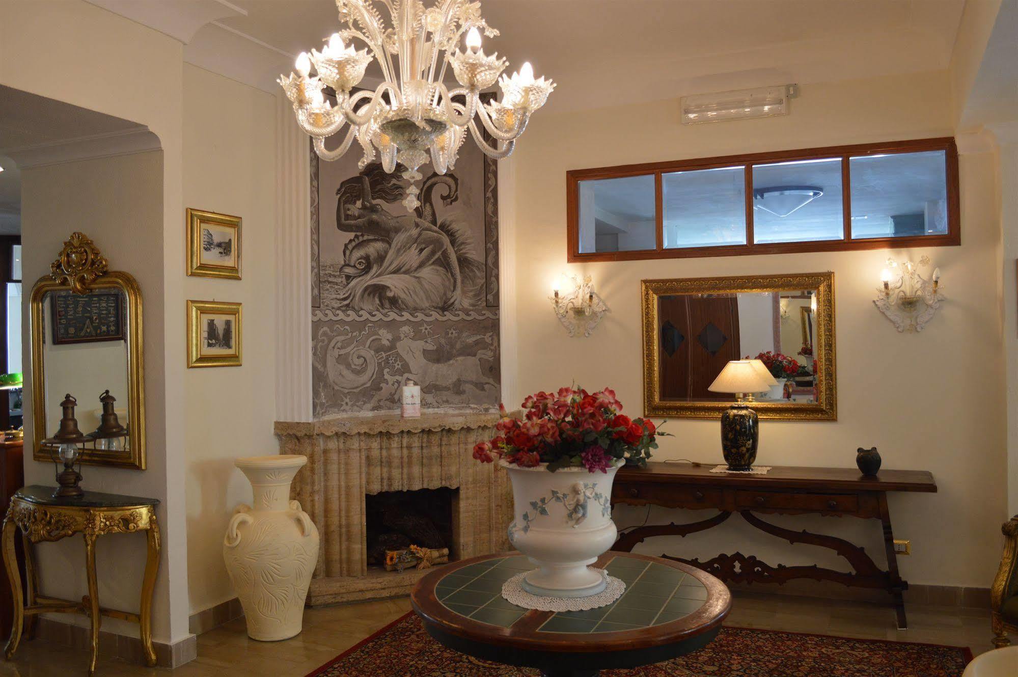 Hotel Villa Eleonora Scauri  Eksteriør billede